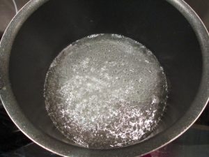 boiling water for green tea jelly