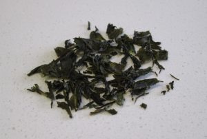 how to dry used tea leaves