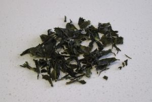 how to dry used tea leaves