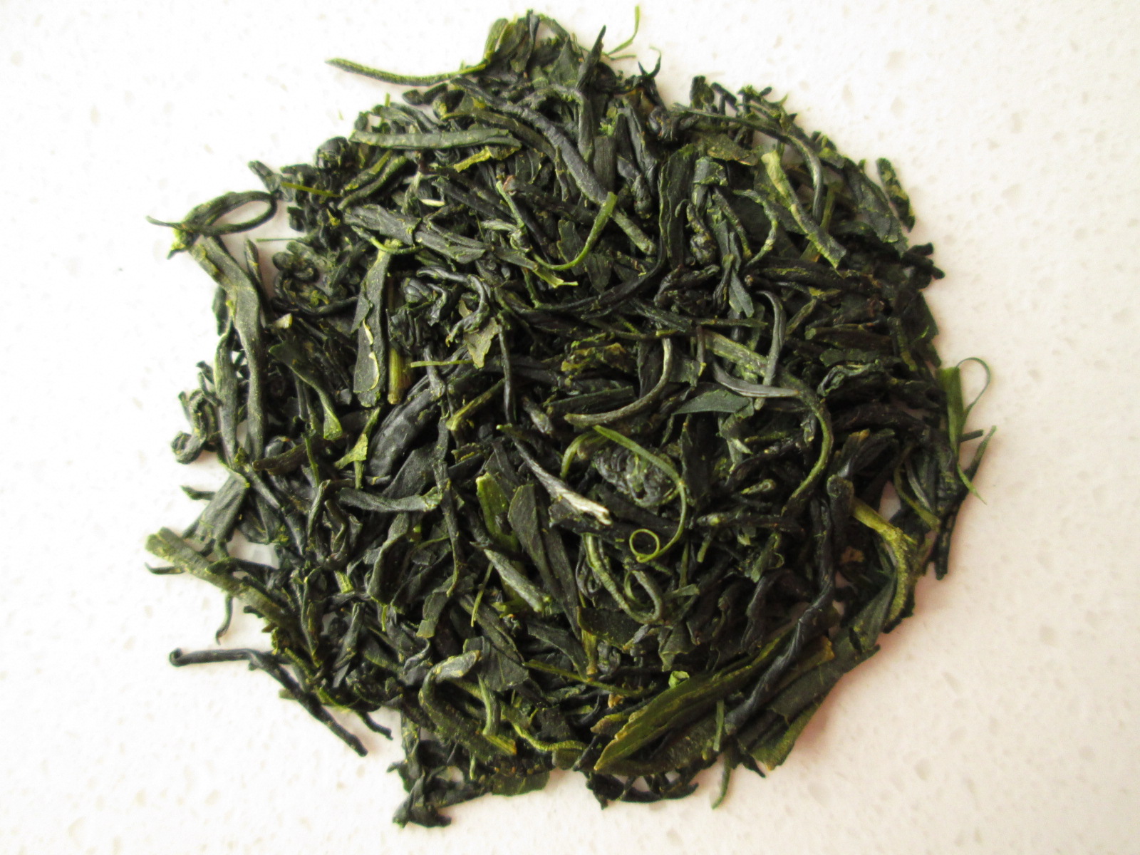 Kuma green 1228 tea leaves