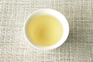 Kawamotoya Blue oolong tea brewed