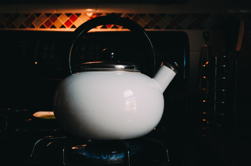 https://www.myjapanesegreentea.com/wp-content/uploads/2020/05/will-boiling-water-ruin-green-tea.jpg